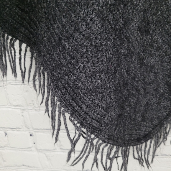 COUPE COLLECTION | wool/alpaca/mohair knit fringe cropped turtleneck sweater - Picture 2 of 7